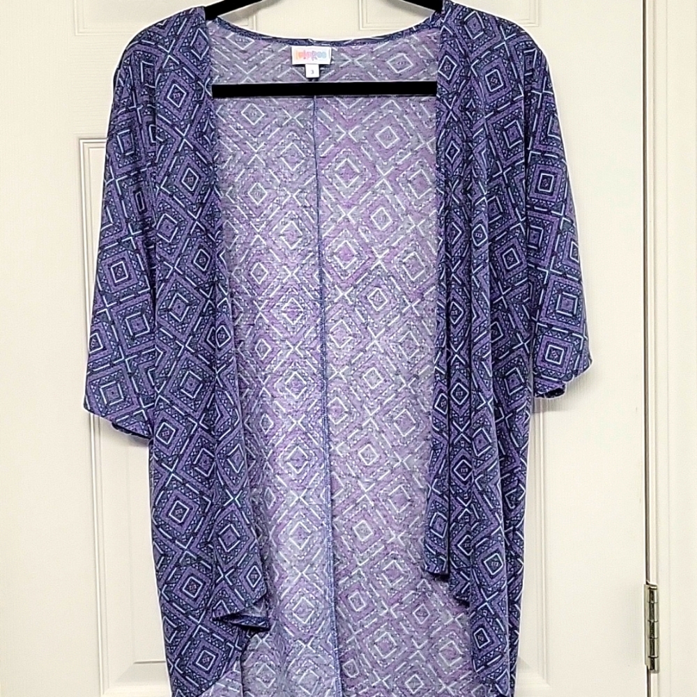 Size 3 Lularoe Bianca, patterned